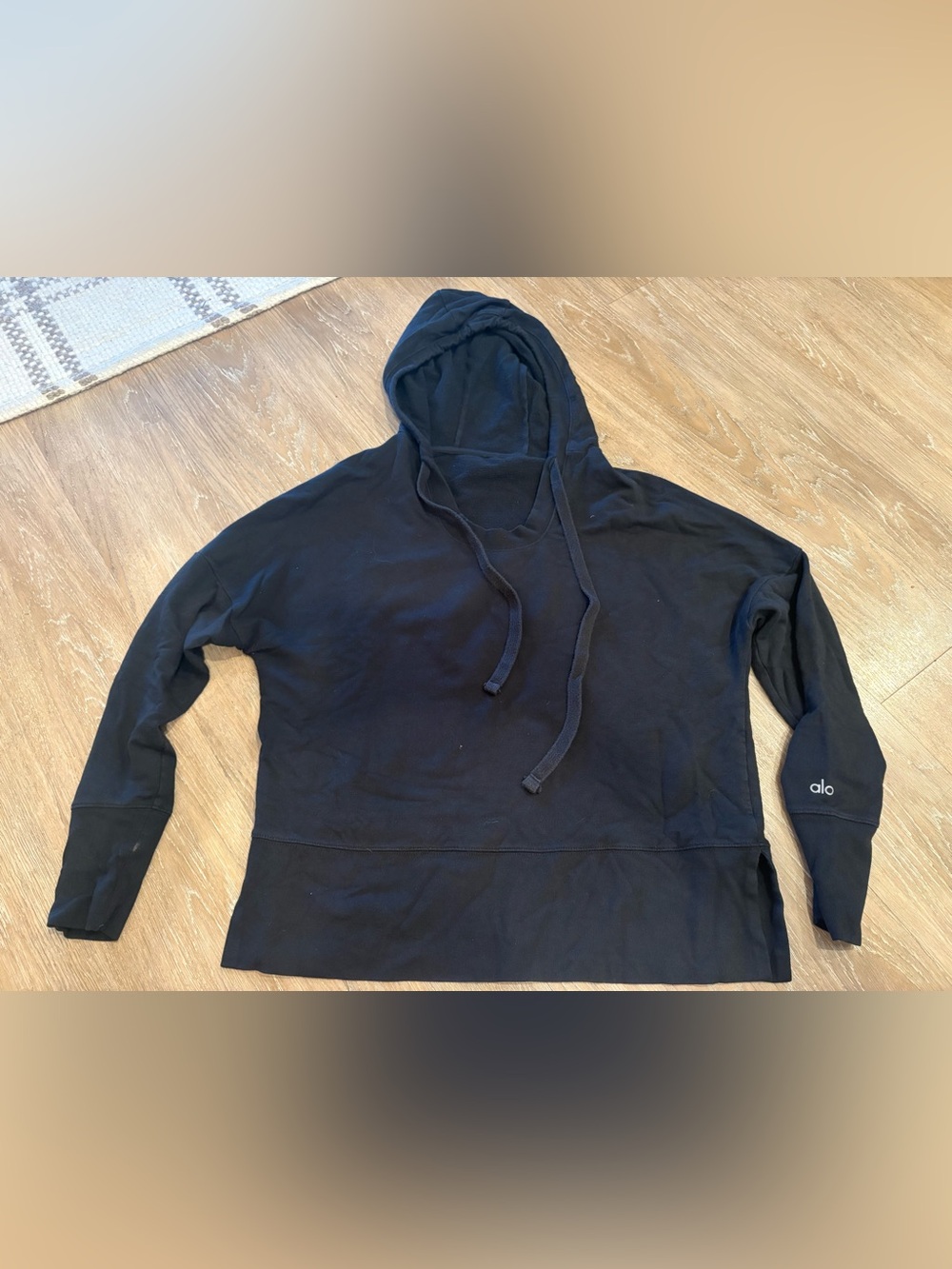 ALO Yoga Woman’s Black Hooded Pullover